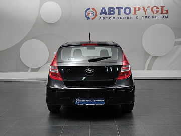 i30