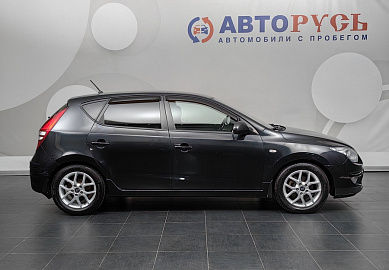 i30