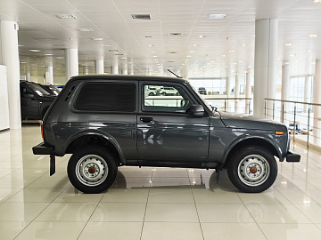 Niva Legend
