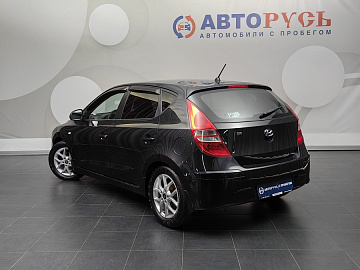 i30